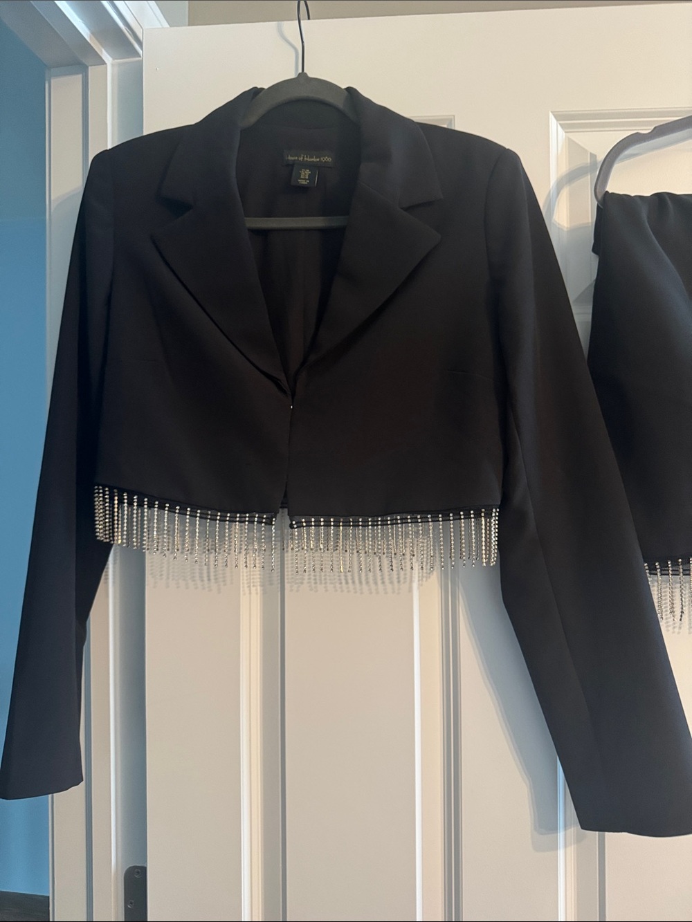 House of Harlow 1960 Black Cropped Blazer and Crystal-Trim Skirt Set - Picture 3 of 10